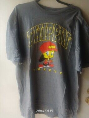Warner Bros. Looney Tunes Heather Gray Graphic Tee